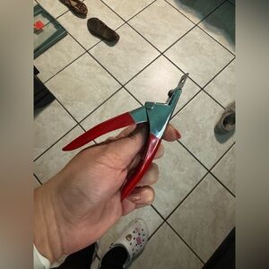 Acrylic nail clipper